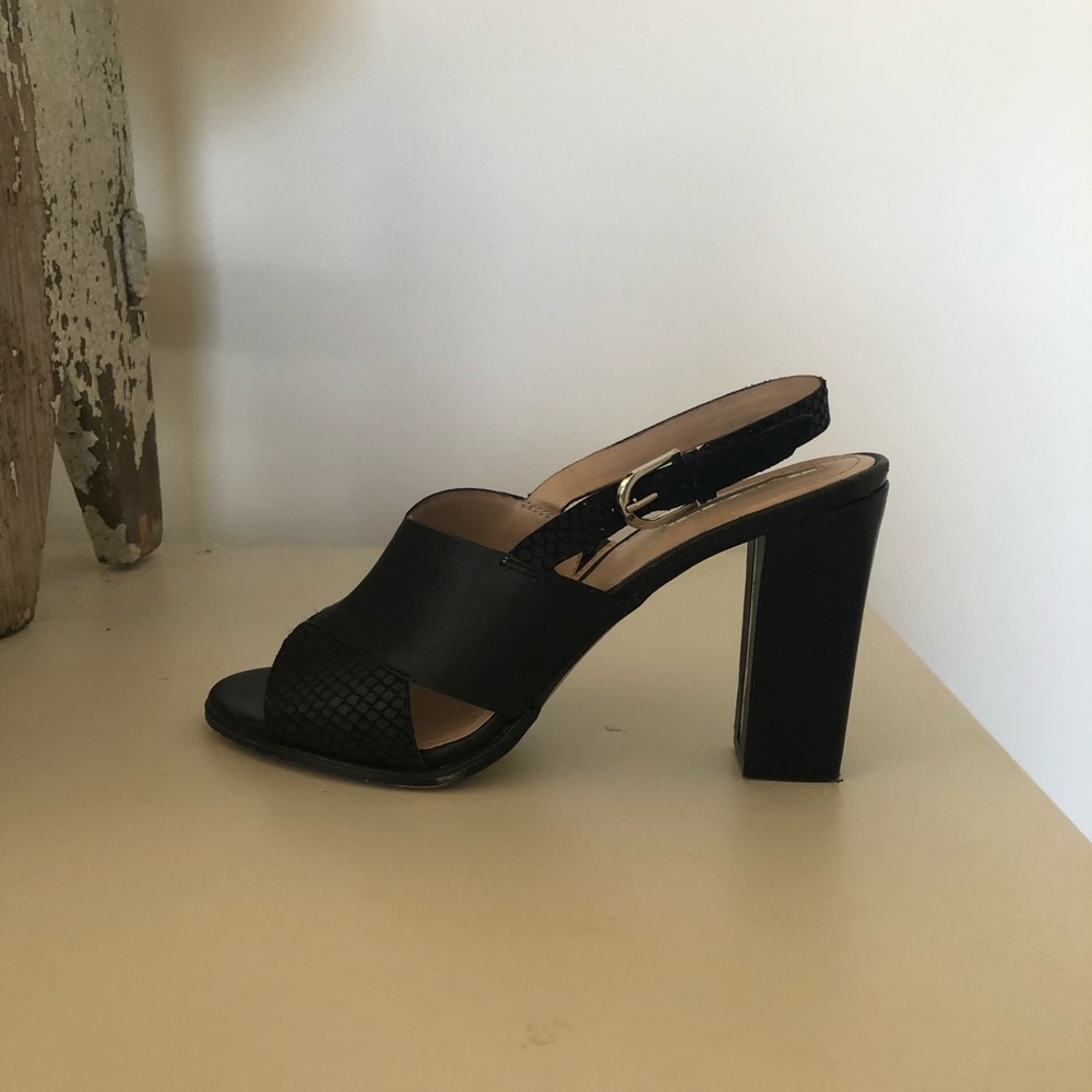 Tahari Kingston Block Slingback Heels. Size 8 - Picture 8 of 10
